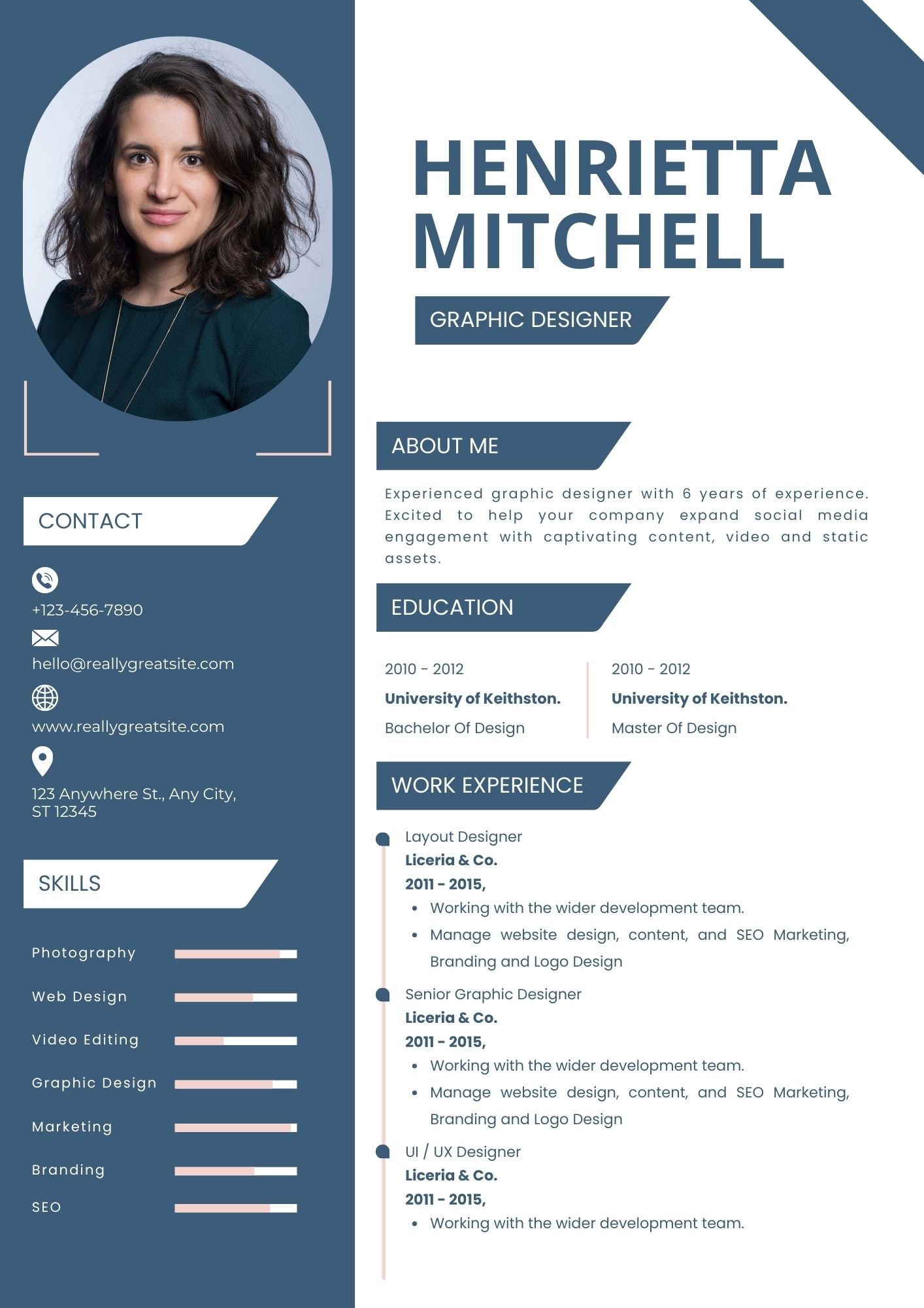 Blue and White Graphic Designer Resume